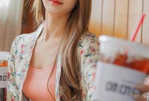 Bomi(普美)兔女郎私拍，套图里的每张图都在挑逗某种好奇心——我说，大家懂吧？