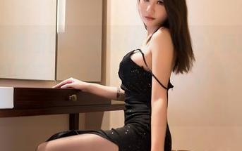 Feilin嗲囡囡 - 我承认，Misty萌晰和她的礼服在高清下确实有一点“打脸”的冲动。