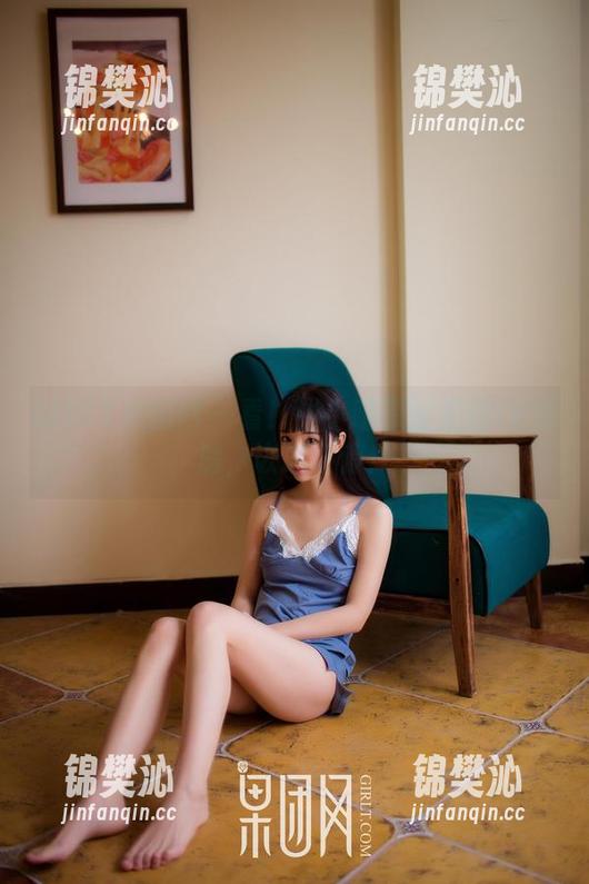 GIRLT果团网 - 看！张小喵原图里的JK私房，诙谐不停！