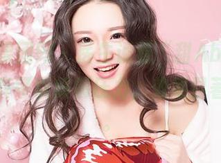 GIRLT果团网 - 医生说看“甜Abby”的泳装写真可以缓解压力，效果显著不保证。