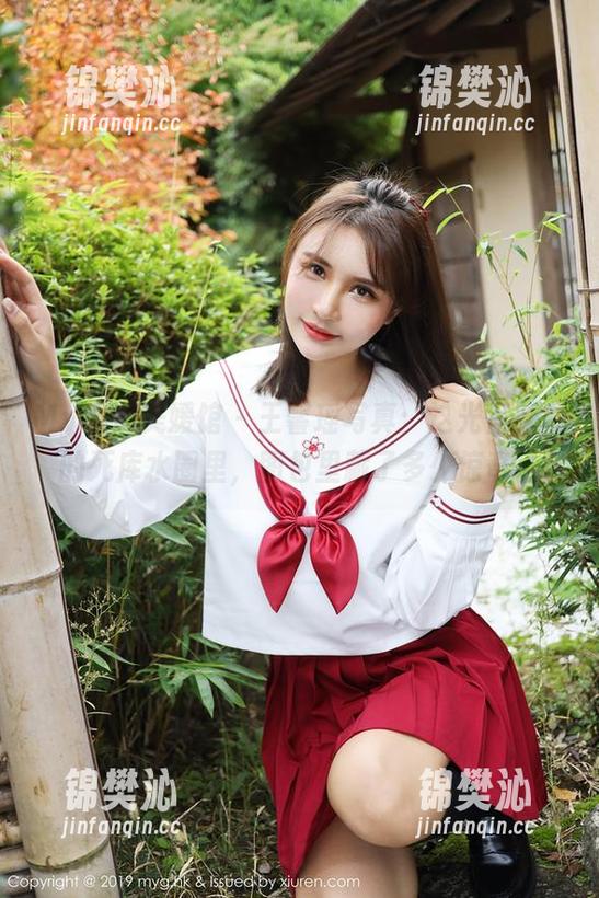 MyGirl美媛馆 - 王馨瑶写真：这光怪陆离的死库水圈里，图包里藏了多少惊奇？