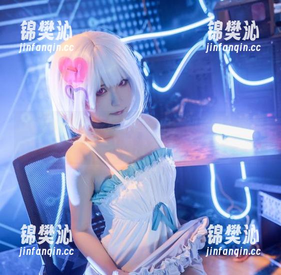 在Quan冉有点饿的图集中，初音酱总能把人馋得不行