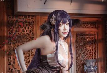 Sakiiii翎柒在线上演内衣私房图集，眼睛也不忍离开呢