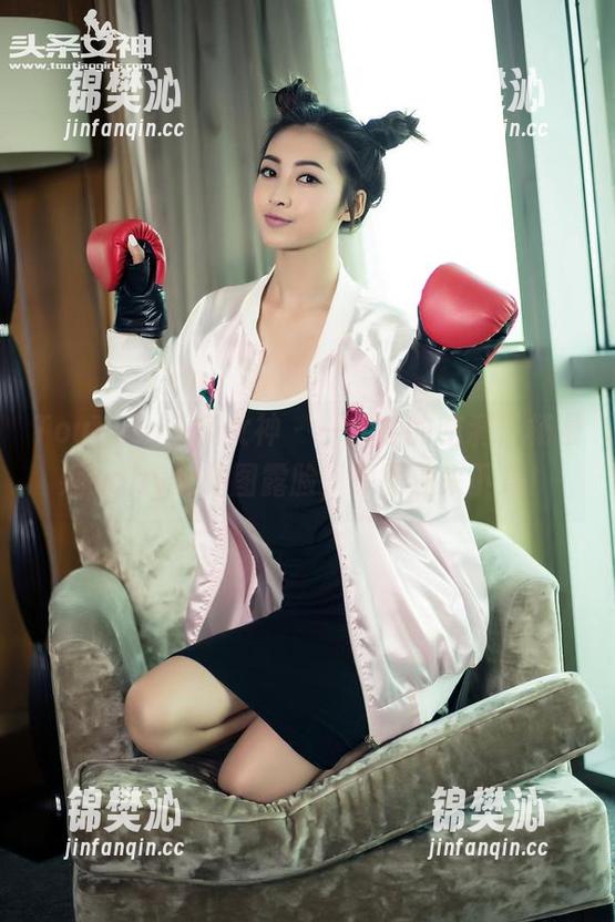 TouTiao头条女神 - 一秒钟的脑洞，杨漫妮baby女仆图露脸，原图速来下载！