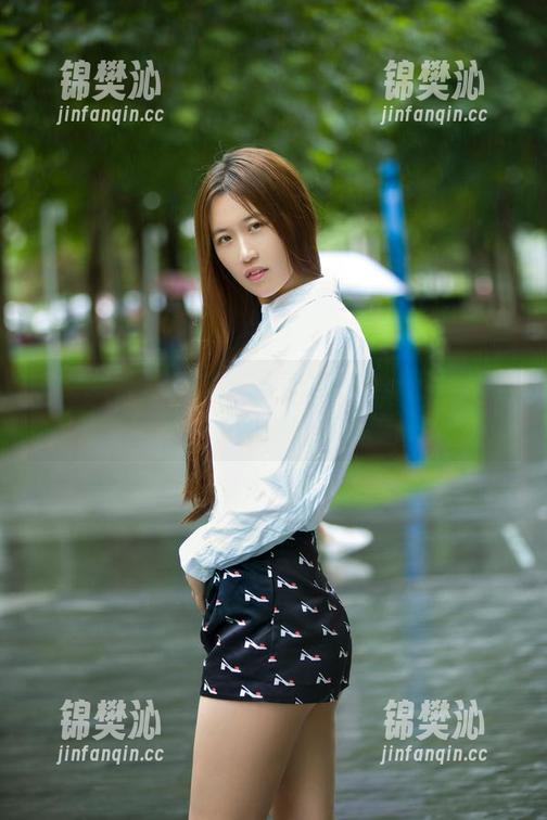 TuiGirl推女郎-冯雨芝 TuiGirl推女郎 - 冯雨芝的比基尼写真碰上高清视界:海的颜色好像好深啊……
