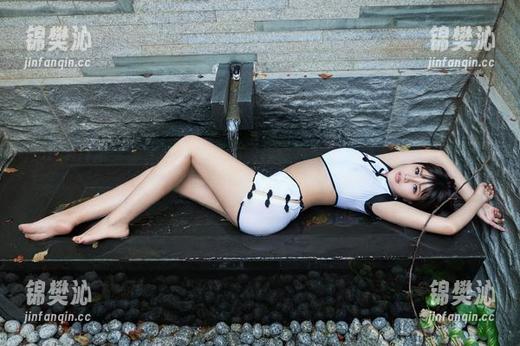 TuiGirl推女郎 - 这组美图中的模特林夕，白色造型让人浮想联翩，我都快脑补成剧本了。