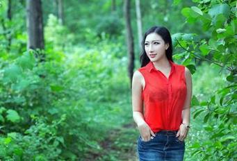 TuiGirl推女郎 - 看赵惟依如何驾驭奶牛氛围,随意而又有趣的摄影图册