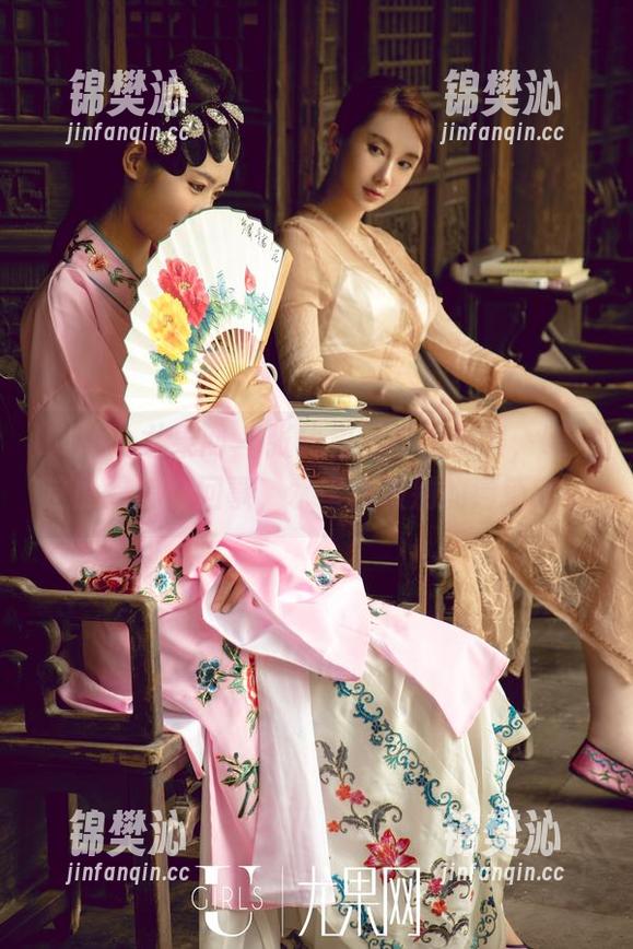 UGirls尤果网 - 张馥棋的自拍美图，瞧，这脸是怎么回事，水蜜桃级别的清新啊！