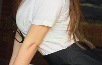 UGirls尤果网 - 当萌琪琪遇上职业装,在线互动,高清展现意想不到的搭配!