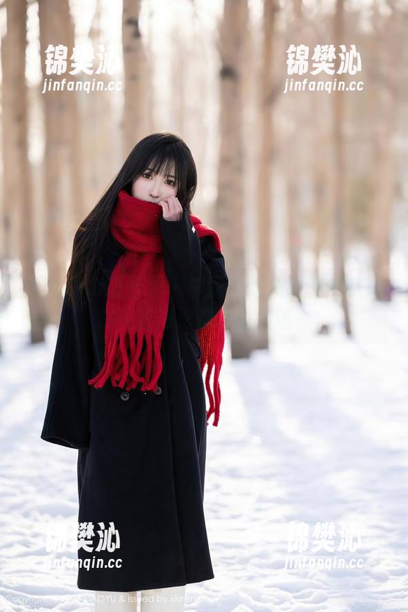 XIAOYU语画界 - 李丽莎最新比基尼照：你见过海浪都想躲的吗？