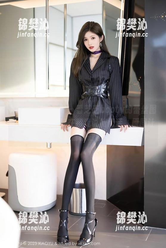 XIAOYU语画界 - 看芝芝booty的蕾丝图片，感觉衣服都在和我说悄悄话，原图让人想偷偷截图！