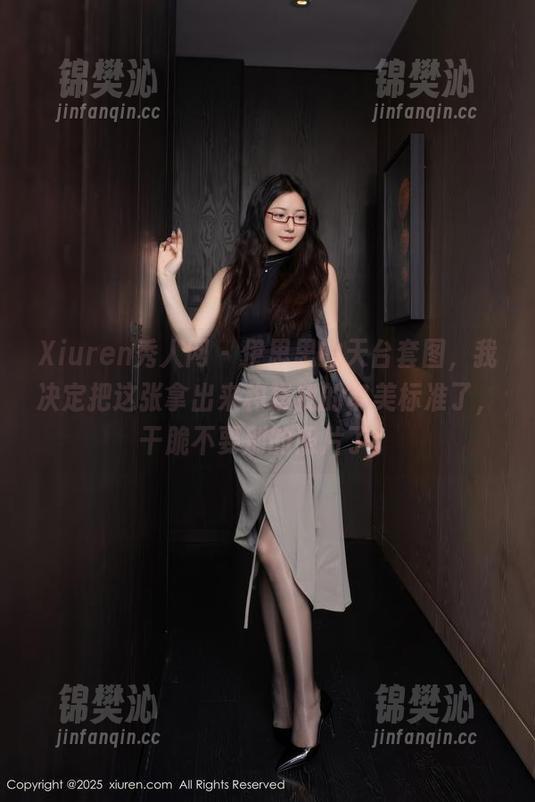 Xiuren秀人网 - 伊思思的天台套图，我决定把这张拿出来构建我的审美标准了，干脆不要别的照片了。