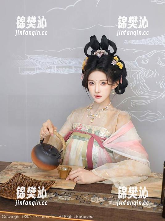 Xiuren秀人网 - 合集里有养乐多DoDo的夏日，微风轻拂，你听到那种肆意吗？