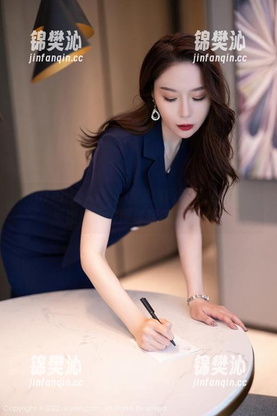 Xiuren秀人网 - 唐安琪网球少女写真：原图展现被网球亲吻的精彩！
