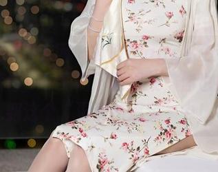Xiuren秀人网 - 夏晓Maggy在浴缸的时间旅行——只需下载图集，你也能穿越到这个“湿润的现实”中！
