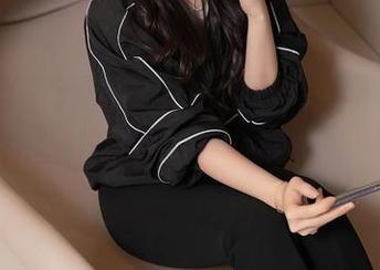 Xiuren秀人网 - 让人震撼的高清！奈奈子这组美脚写真，实在是太到位了。