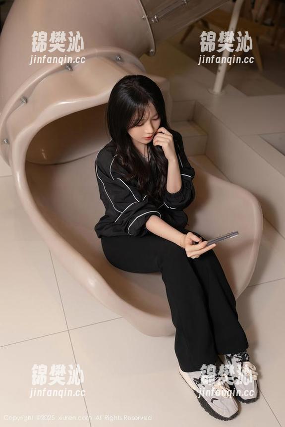 Xiuren秀人网 - 让人震撼的高清！奈奈子这组美脚写真，实在是太到位了。