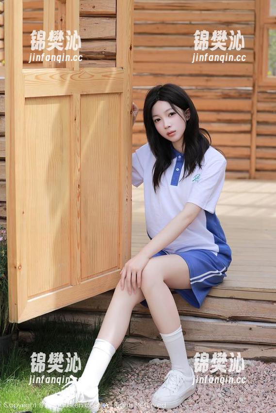 Xiuren秀人网 - 原图在这里，图包我也给你——星星baby的泳池时光