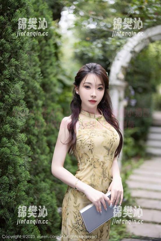 Xiuren秀人网 - 清新脱俗的柚柚小奶瓶，努力演绎她的高清图包与剧情