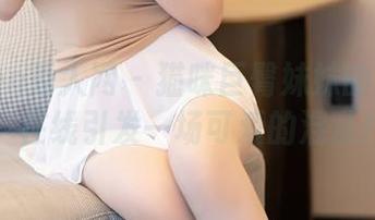 Xiuren秀人网 - 猫咪巨臀妹妹的白衬衫，在线引发一场可爱的混乱！