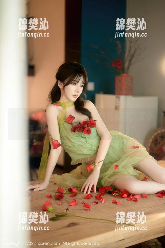 Xiuren秀人网 - 原图在这儿藏着，艾小青和她的花嫁能下载成现代诗？