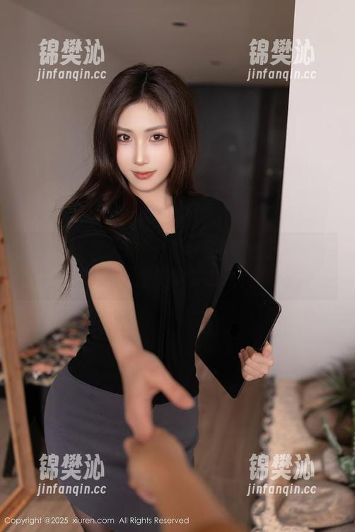 Xiuren秀人网 - 当风景尤美遇上礼服，这画面不输美图吧？