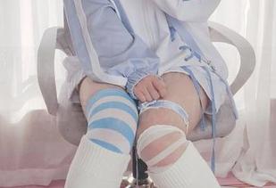 每一张都很淘气：asagiriai(爱ちゃん)魔女姐姐写真，快来下载试试！