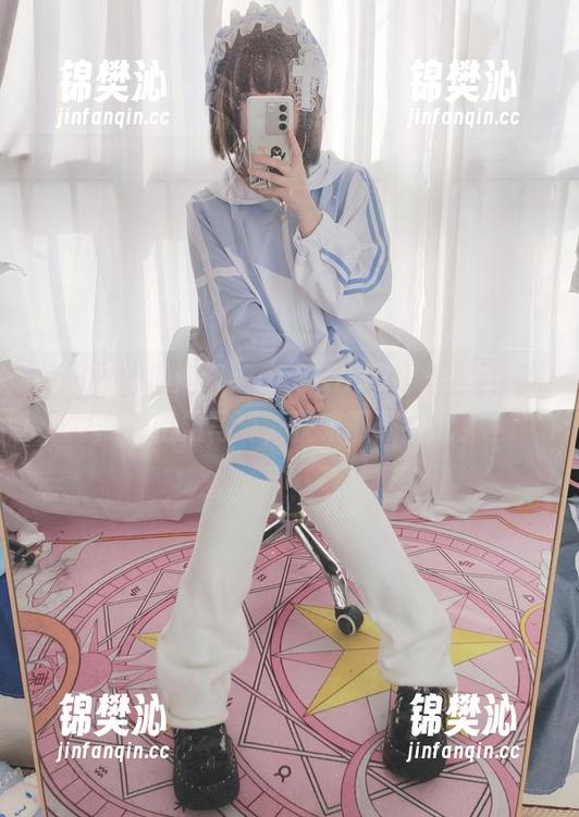 每一张都很淘气：asagiriai(爱ちゃん)魔女姐姐写真，快来下载试试！