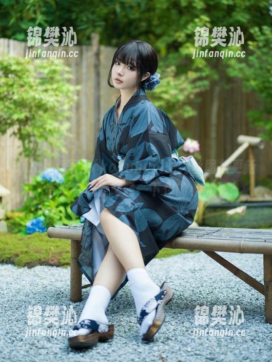 yuuhui玉汇(kokuhui)的肉丝图集更新，有没有偷偷咕噜一下你的小肚子？