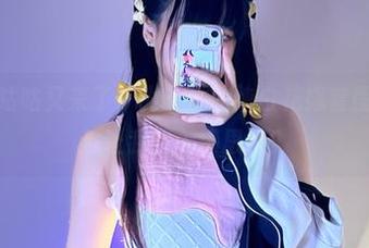 九言从不咕咕又来了,为啥她的纯白花嫁套图每次更新都让我陷入深思呢?