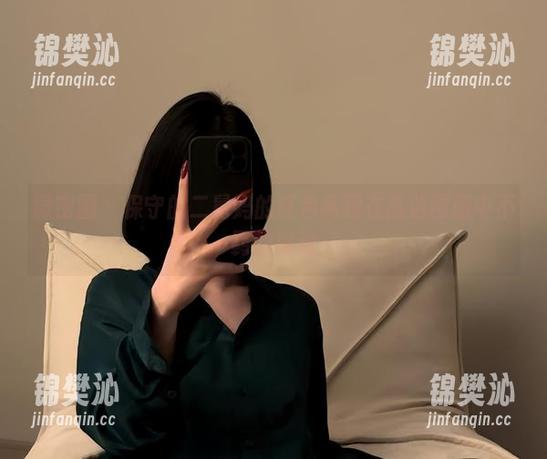 微密圈 - 保守的二舅妈的红色高跟在高清图册中不羁的舞动