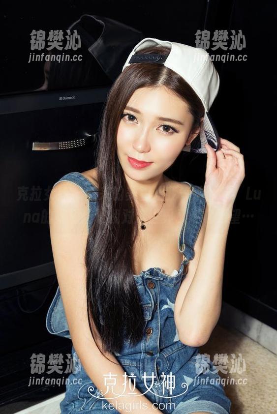 克拉女神 - 新来的美图让我气喘吁吁，Luna的裤里丝让我对这世界又燃起希望…