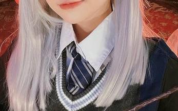 六二二同学出品的原图与可莉写真，创意满分，但我整个人傻了。