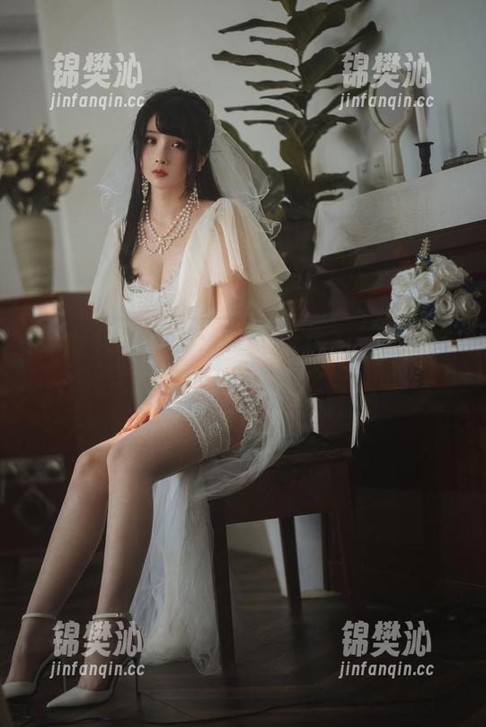 图片中的兔女郎：凉凉子rioko，随意穿越在可爱与诱惑之间