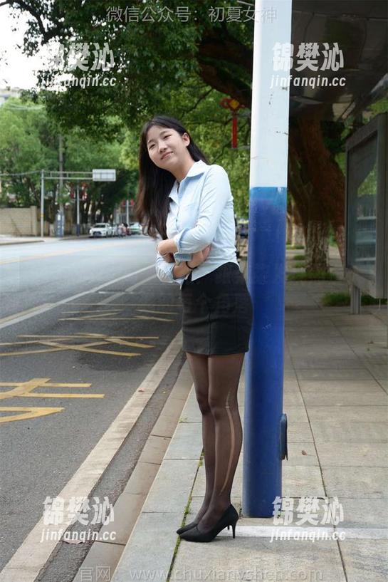 初夏女神-柒柒 初夏女神 - 高清之旅:跟柒柒发现黑白天鹅的每个角落