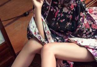 头条女神 - 萌琪琪的高清修女风?这画面太有趣了吧!