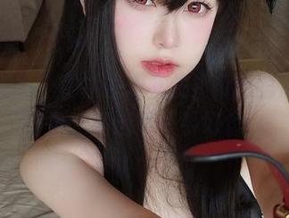 随机浏览，偶然发现女主K和她的双马尾图包，精选得一手好盘。