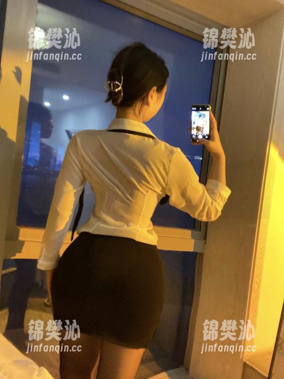 微密圈 - 安妮yoo的“美图”展现，脚趾间的秘密，图包要不要解锁一下？