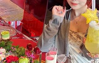 宝儿mysterial的白衬衫,原图免费,但美丽价格不菲!