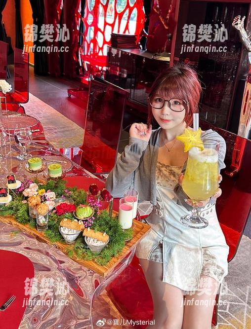宝儿mysterial的白衬衫，原图免费，但美丽价格不菲！