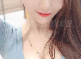 微密圈 - 小玉吃果冻的旗袍套图,那么多个吻都不够!
