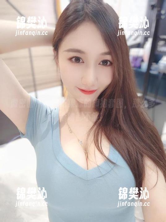 微密圈 - 小玉吃果冻的旗袍套图，那么多个吻都不够！