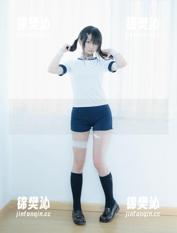 白丝游戏少女的默认表情是什么？来“少女秩序”看原图，插科打诨放松一下！