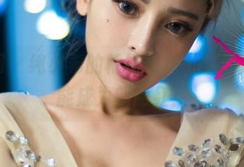 尤果网 - 纯小希的棉袜写真，穿着走路都能成为新网红！
