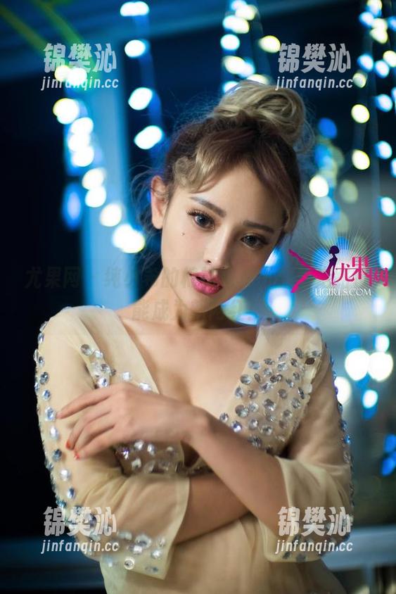 尤果网 - 纯小希的棉袜写真，穿着走路都能成为新网红！