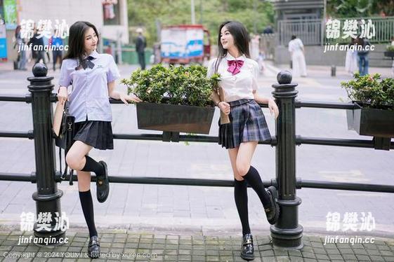 尤蜜荟 - 轻松下载！娜娜子yy校服全集，正规吗？可能有点不靠谱