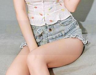 尤蜜荟 - 易阳的红裙写真，优雅得让人想揍她一拳