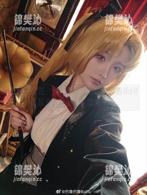 原图与资源：西雅图礼服让巴鲁巴鲁BaRu看起来就像电影里的女主角。