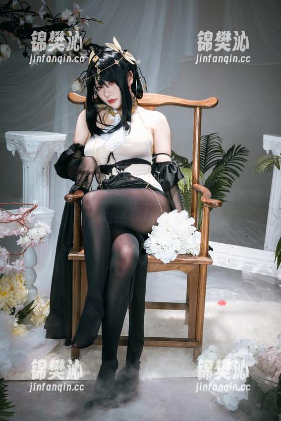 是一只熊仔吗的女神全套图集，好像在等我给个反应。