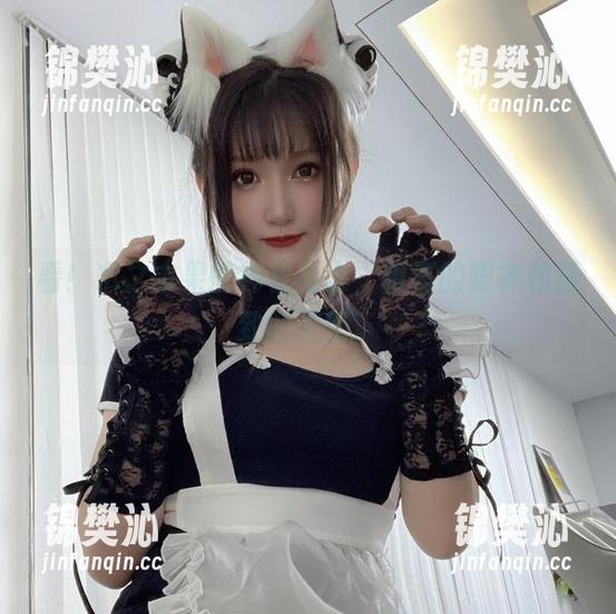 看！木之本果的神社巫女，明亮的眼神和精致的美图。